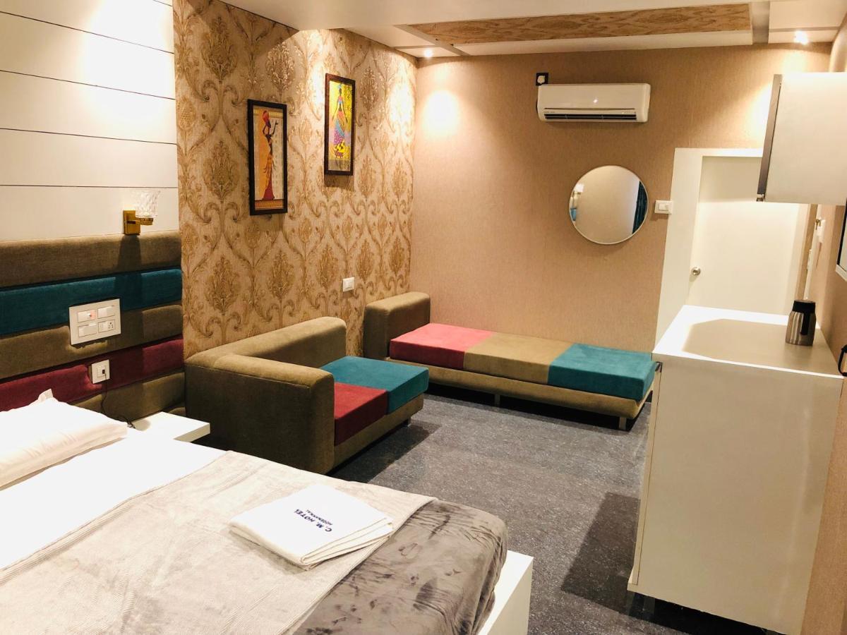 C M Hotel Dharmapuri Bagian luar foto