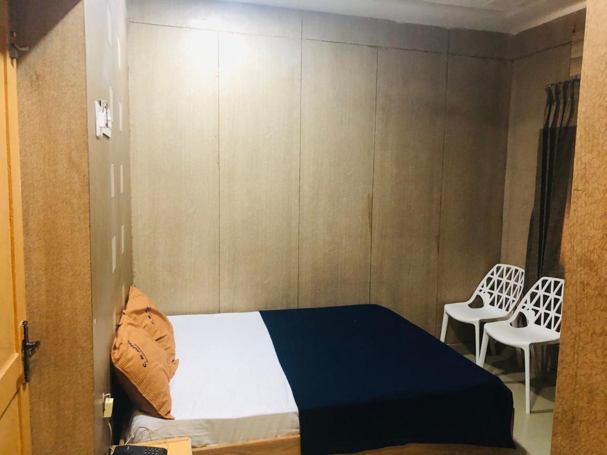 C M Hotel Dharmapuri Bagian luar foto