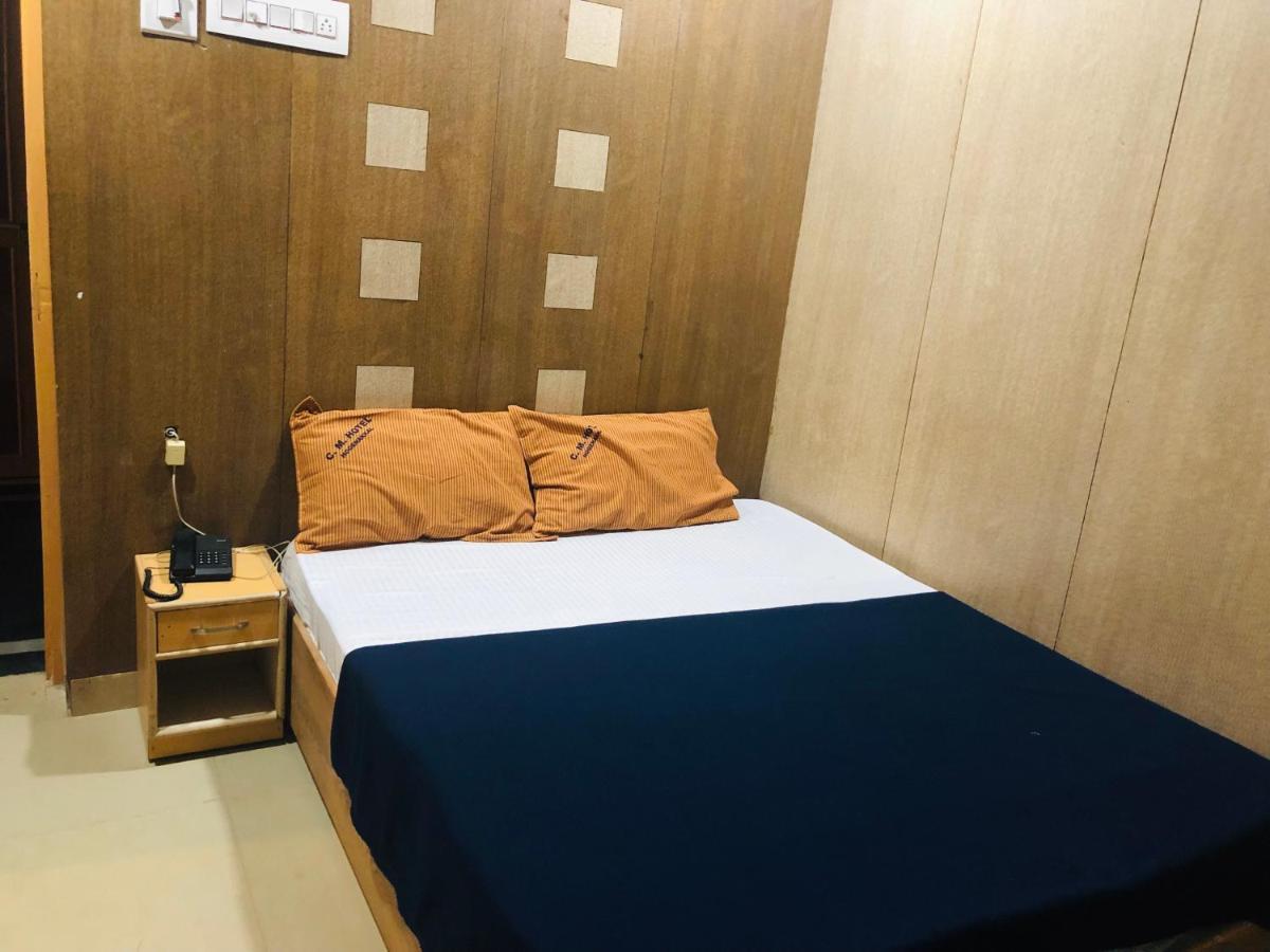 C M Hotel Dharmapuri Bagian luar foto
