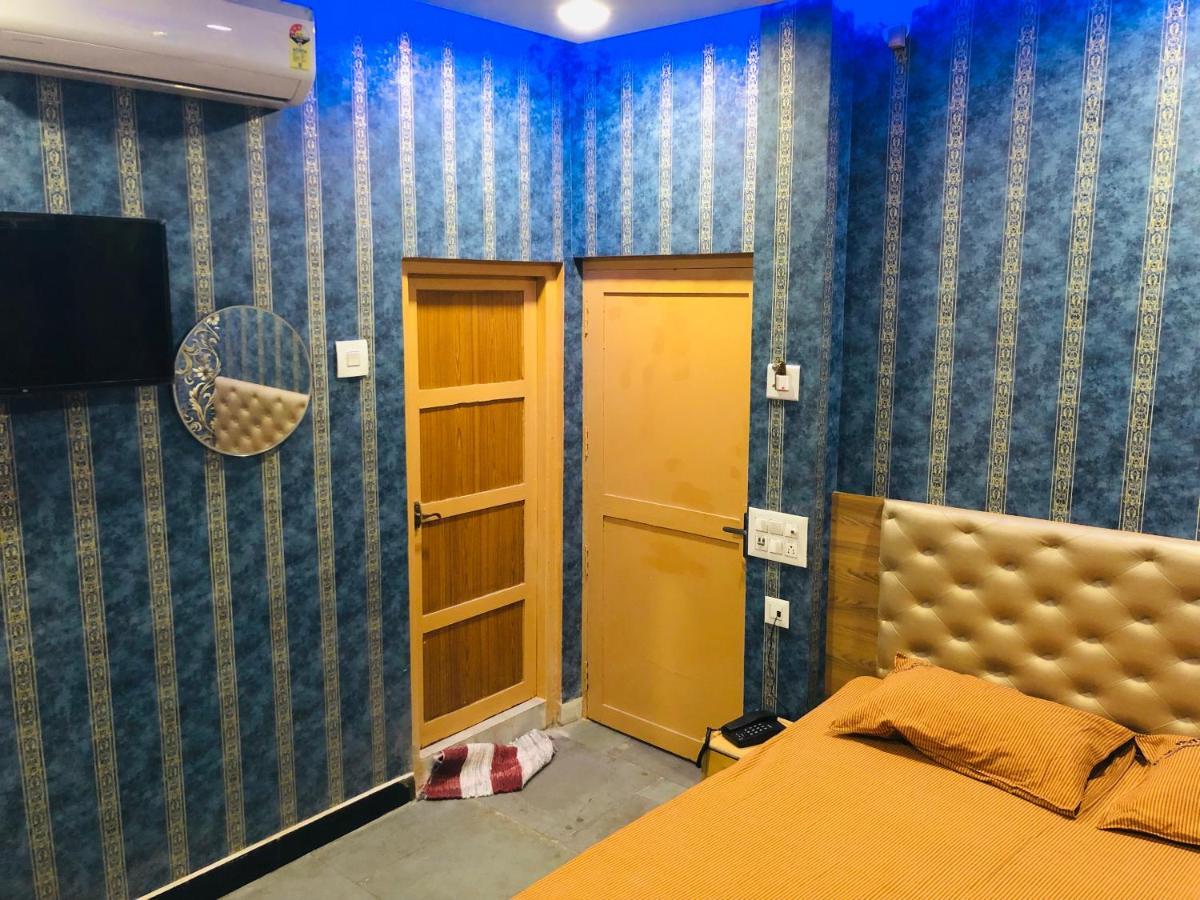 C M Hotel Dharmapuri Bagian luar foto